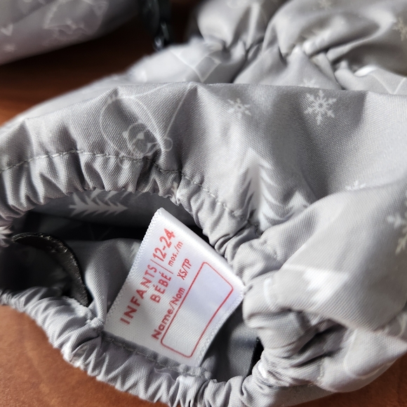 Cozy Gray Kids Mittens with Fun Patterns - Picture 4 of 4